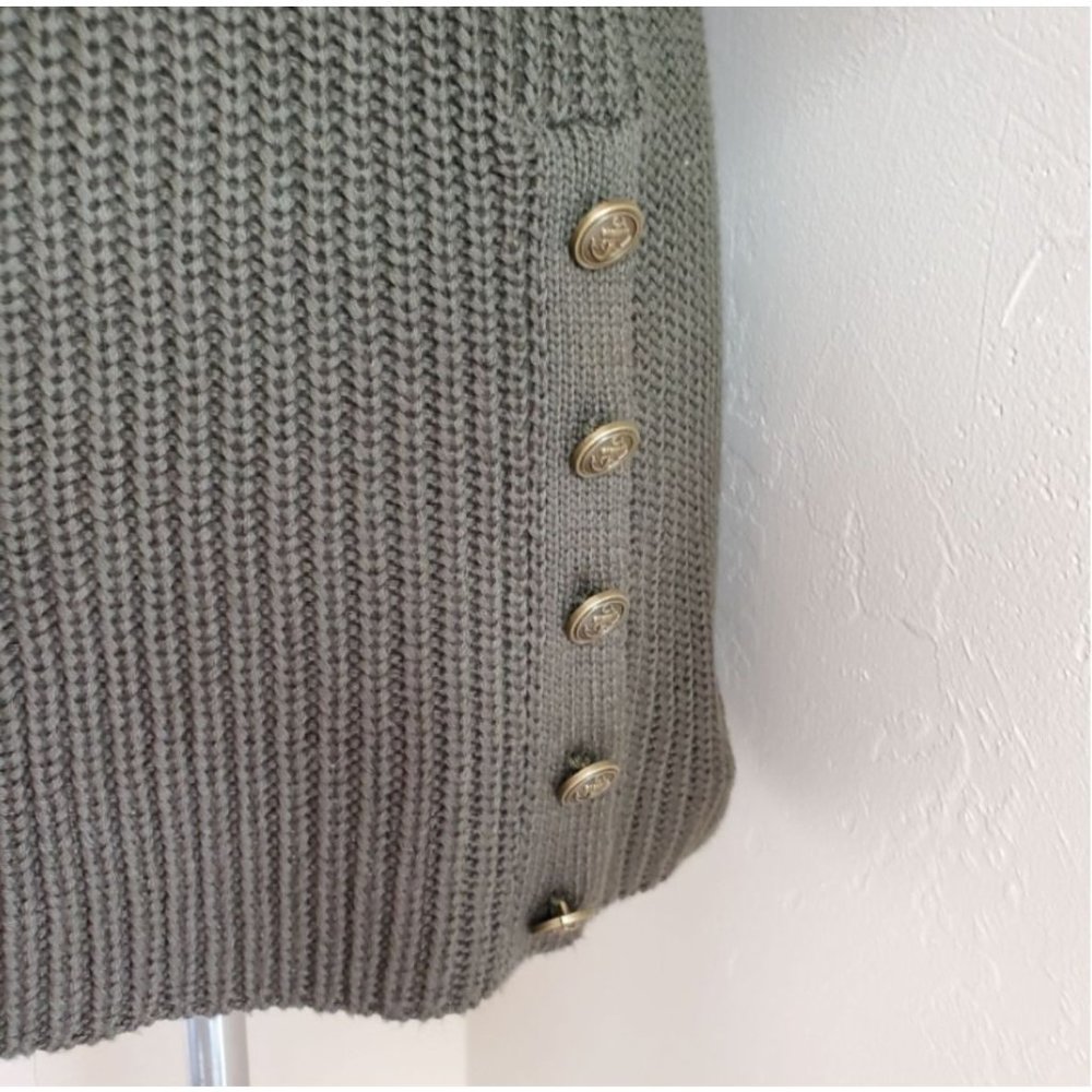 NWT Sonoma cable knit sweater Size M dark army green nautical anchor buttons - Picture 4 of 5